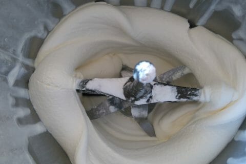 Cliquez pour zoomer ! Mini pavlova aux fraises Thermomix par lefrapper