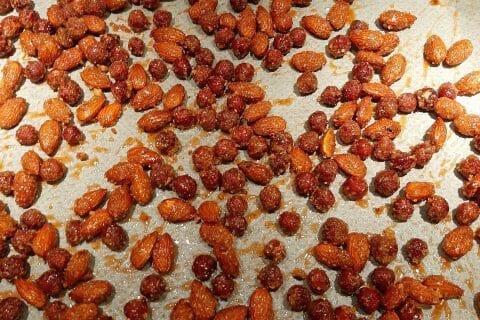 Cliquez pour zoomer ! Amandes grillées à la cannelle et au miel Thermomix par Melusine1273