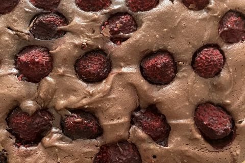 Cliquez pour zoomer ! Brownie framboises, pistaches et pépites de chocolat blanc Thermomix par nawal_ou