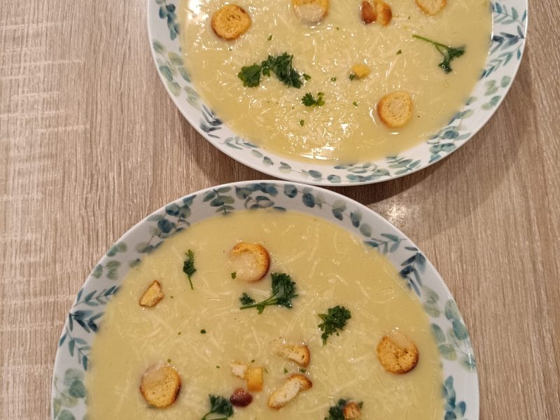 Cliquez pour zoomer ! Velouté à l’oignon et aux pommes de terre Thermomix par maelise73