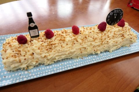 Cliquez pour zoomer ! Bûche de Noël framboises et chocolat blanc Thermomix par patie_2002