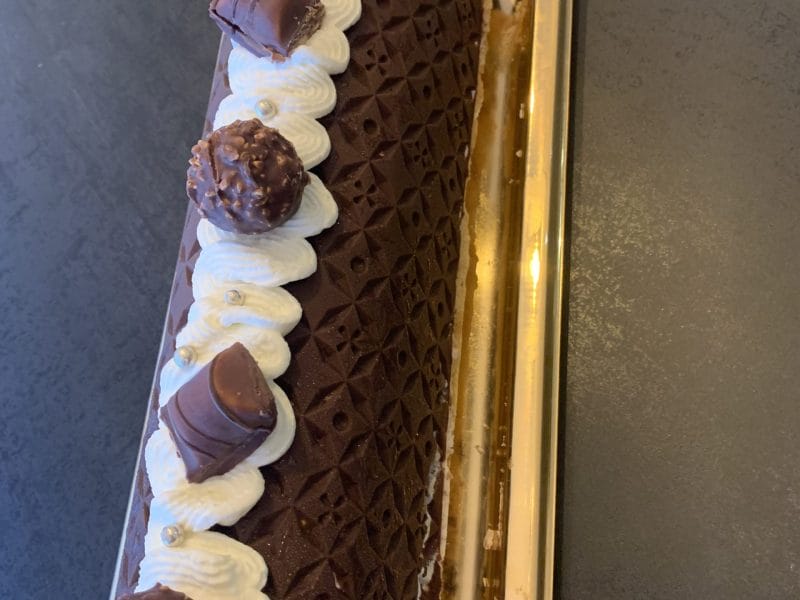 Cliquez pour zoomer ! Bûche Ferrero Rocher Thermomix par Laetitia670