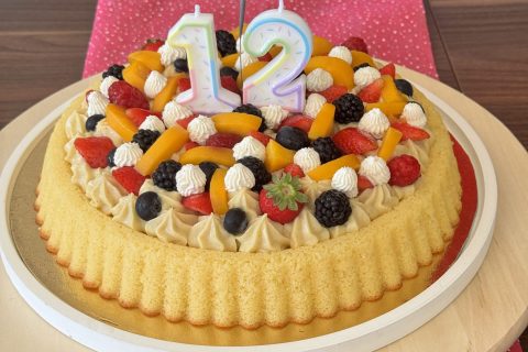 Cliquez pour zoomer ! Tarte renversée aux fruits rouges et citron vert Thermomix par lodiiee26