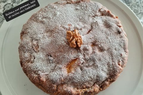 Cliquez pour zoomer ! Gâteau aux pommes, noix et raisins secs Thermomix par zoupette66