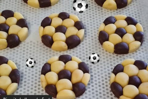 Cliquez pour zoomer ! Biscuits ballon de foot Thermomix par zoupette66