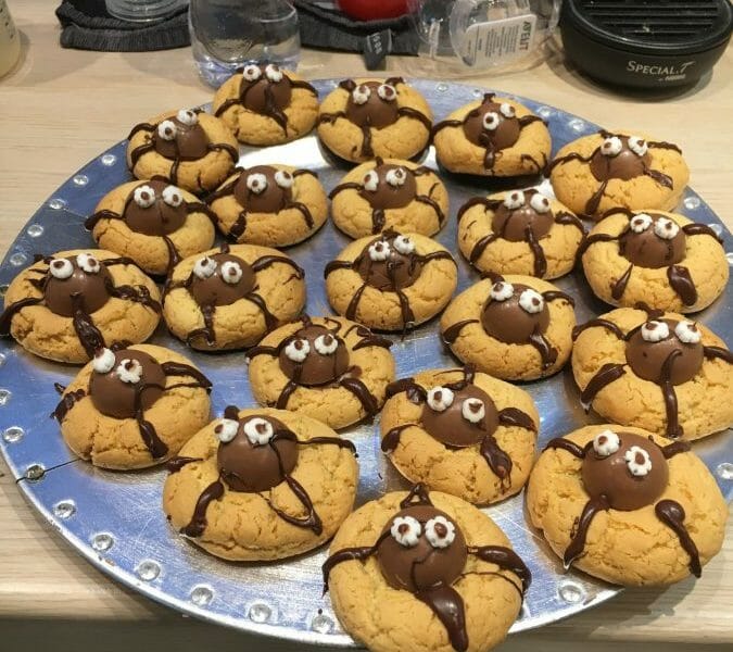 Cliquez pour zoomer ! Spider cookies (cookies araignées) Thermomix par Lalathermo16