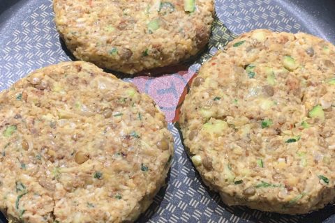 Cliquez pour zoomer ! Steaks lentilles, pois chiches, courgettes Thermomix par imane_131