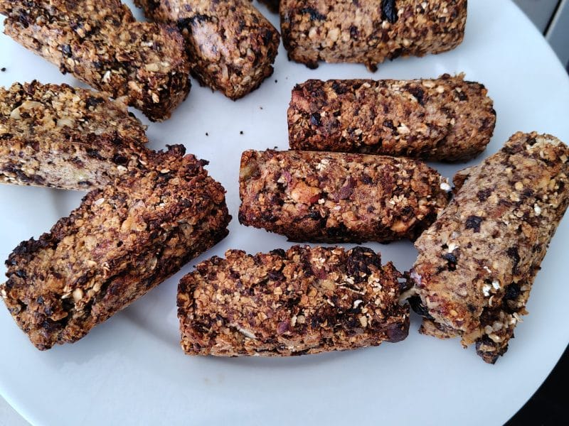 Cliquez pour zoomer ! Barres de céréales à la banane, noix et dattes Thermomix par MarieJulita