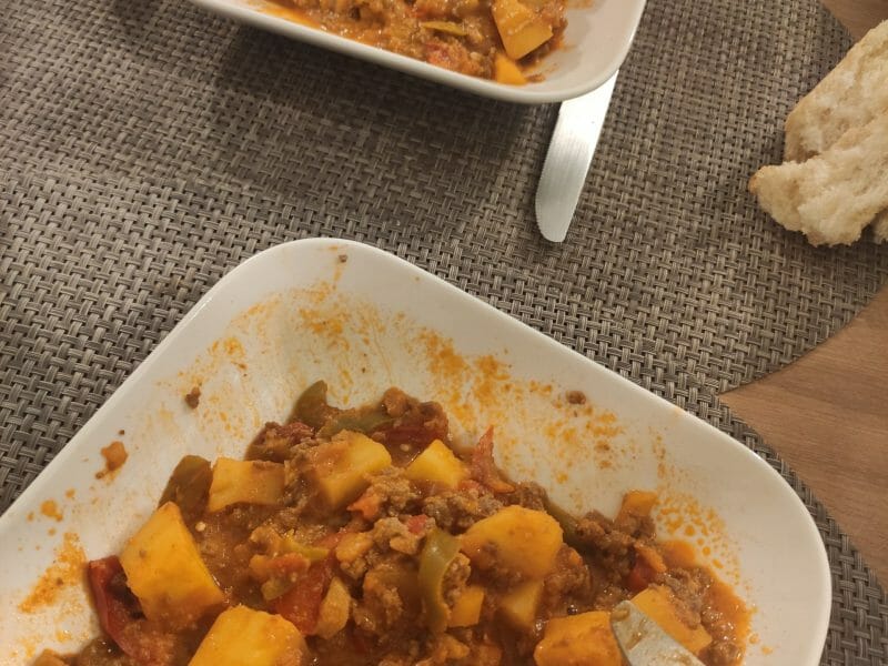 Cliquez pour zoomer ! Boeuf aux poivrons et pommes de terre Thermomix par heloise_49