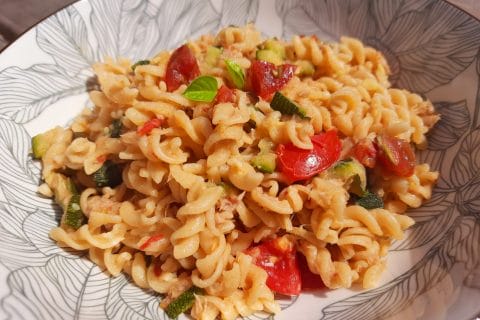 Cliquez pour zoomer ! Salade de pâtes au thon, courgettes et tomates cerises Thermomix par BobbieRookmoot