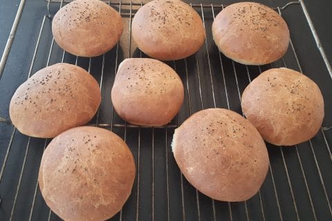 Cliquez pour zoomer ! Pains burger au parmesan et romarin Thermomix par BobbieRookmoot