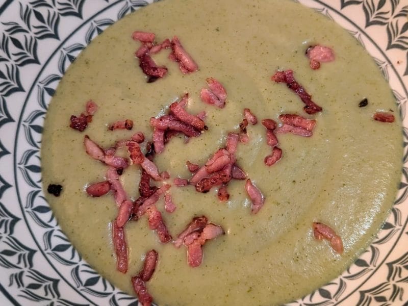 Cliquez pour zoomer ! Soupe de brocolis et pommes de terre Thermomix par BobbieRookmoot