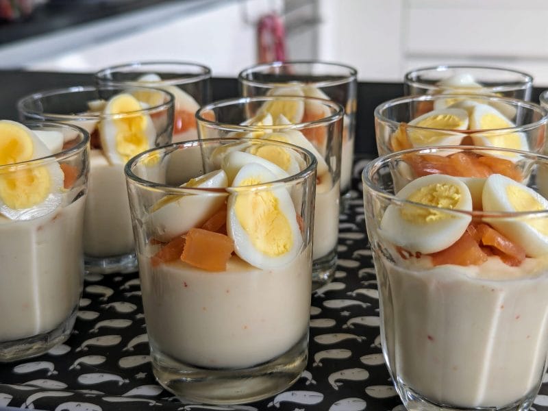 Cliquez pour zoomer ! Verrines de mousse de chou-fleur et crevettes Thermomix par BobbieRookmoot