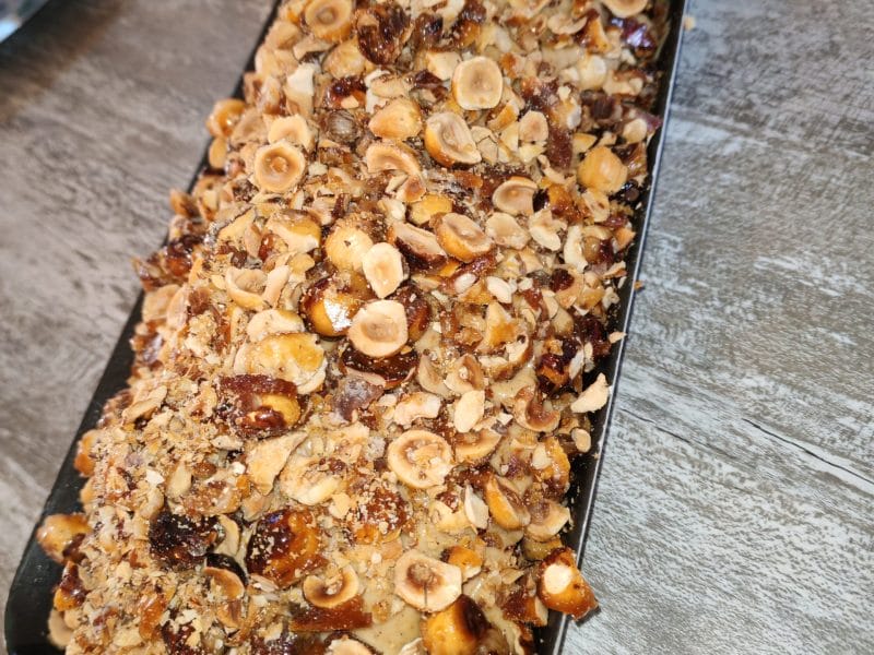 Cliquez pour zoomer ! Bûche pralinée aux éclats de noisettes caramélisés Thermomix par laurielablonde