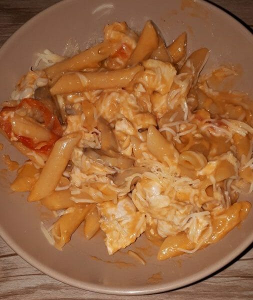 Cliquez pour zoomer ! Pennes au poulet, tomates et champignons Thermomix par julie74600