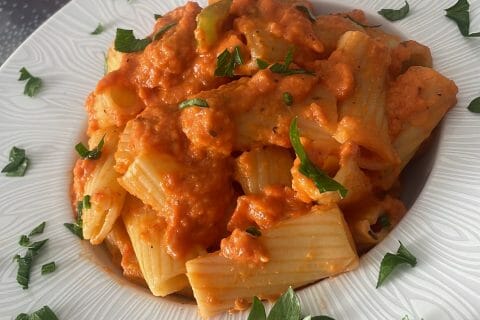 Cliquez pour zoomer ! Pâtes sauce rosée ail et basilic Thermomix par lhyana