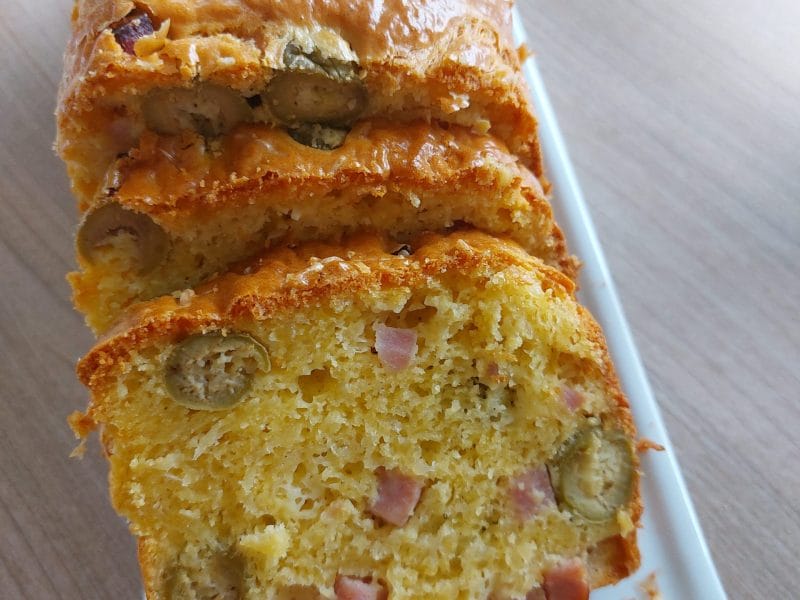 Cliquez pour zoomer ! Cake salé jambon fromage et olives Thermomix par aurore_503