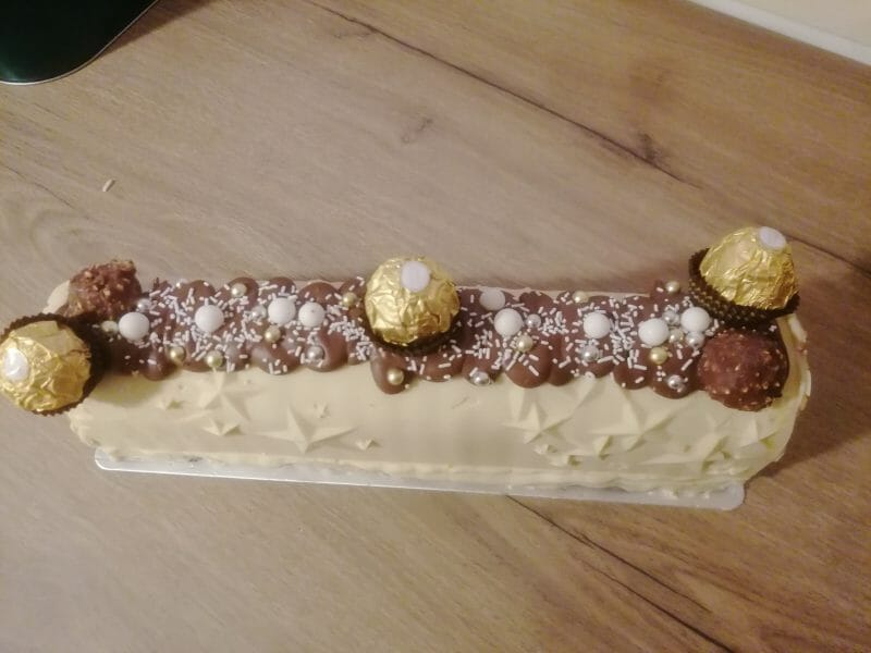 Cliquez pour zoomer ! Bûche Ferrero Rocher Thermomix par stephanie_1323