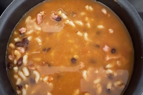 Cliquez pour zoomer ! Soupe aux haricots rouges et coquillettes Thermomix par Julie.T