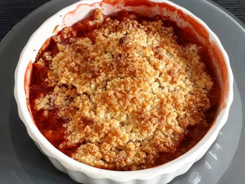 Cliquez pour zoomer ! Crumble fraise rhubarbe et noix de coco Thermomix par Anneflolo