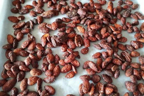 Cliquez pour zoomer ! Amandes grillées à la cannelle et au miel Thermomix par Rose40