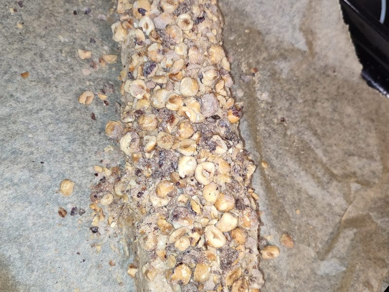 Cliquez pour zoomer ! Bûche pralinée aux éclats de noisettes caramélisés Thermomix par deca40