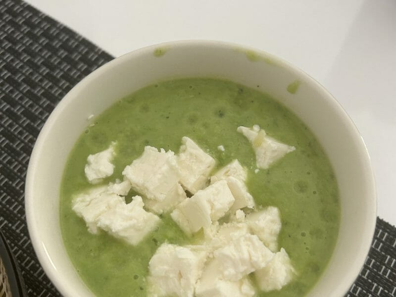 Cliquez pour zoomer ! Velouté de courgettes, petits pois et basilic Thermomix par margotrose