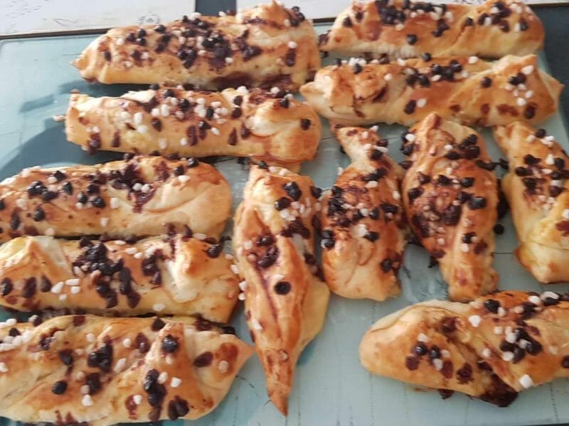 Cliquez pour zoomer ! Torsades crème pâtissière et pépites de chocolat Thermomix par emmeline_9