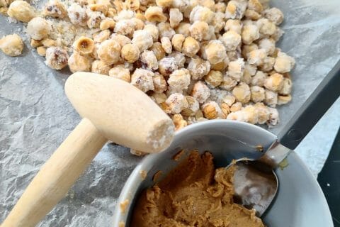 Cliquez pour zoomer ! Bûche pralinée aux éclats de noisettes caramélisés Thermomix par calandrea