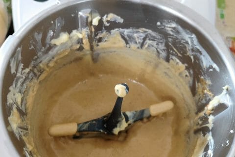 Cliquez pour zoomer ! Bûche pralinée aux éclats de noisettes caramélisés Thermomix par calandrea