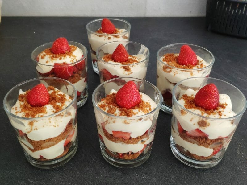 Cliquez pour zoomer ! Tiramisu aux framboises et spéculoos Thermomix par Clara66