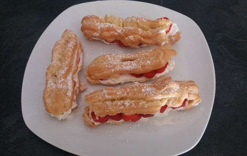 Cliquez pour zoomer ! Éclairs fraises chantilly Thermomix par Steph2579