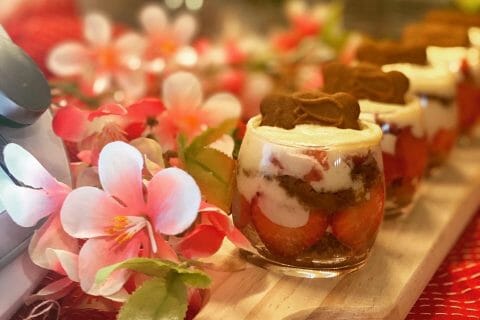 Cliquez pour zoomer ! Tiramisu aux fraises en verrines Thermomix par thermomix_khawla