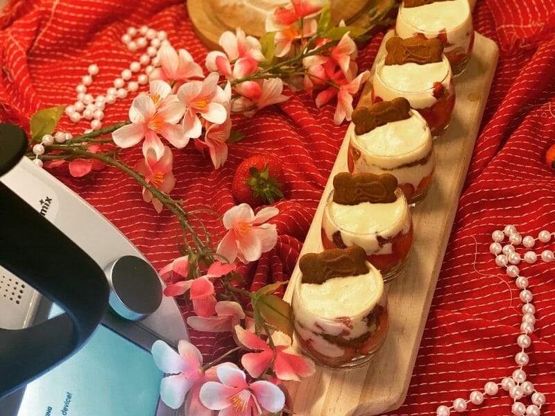 Cliquez pour zoomer ! Tiramisu aux fraises en verrines Thermomix par thermomix_khawla