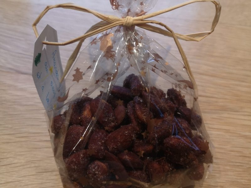 Cliquez pour zoomer ! Amandes grillées à la cannelle et au miel Thermomix par popo69380