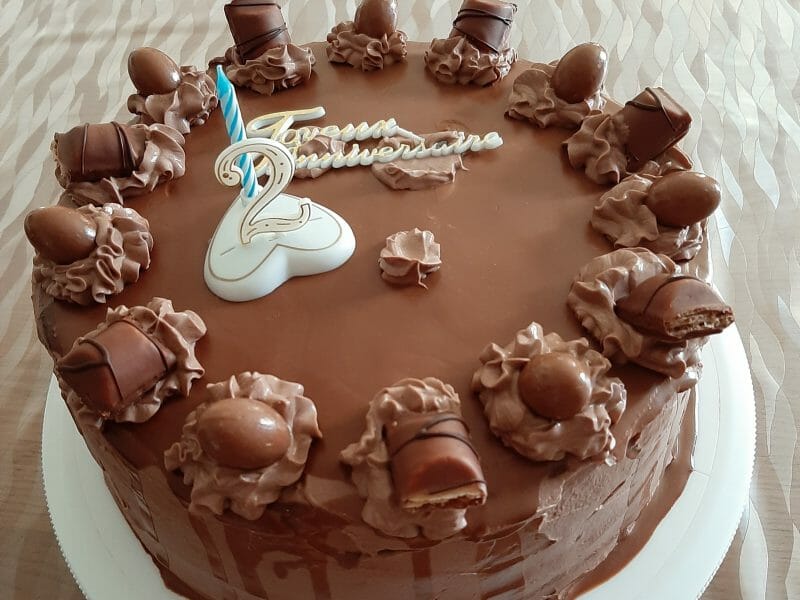 Cliquez pour zoomer ! Layer cake Kinder Bueno Thermomix par Titiaevaseb