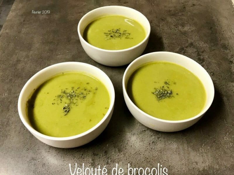 Cliquez pour zoomer ! Velouté de brocoli et feta Thermomix par NONO67