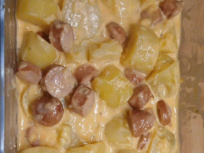 Cliquez pour zoomer ! Pommes de terre et knackis sauce cheddar Thermomix par Brigitte 🌸