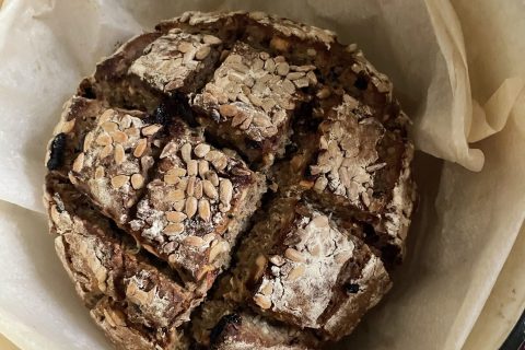 Cliquez pour zoomer ! Pain cocotte aux carottes et aux noisettes Thermomix par malou1202