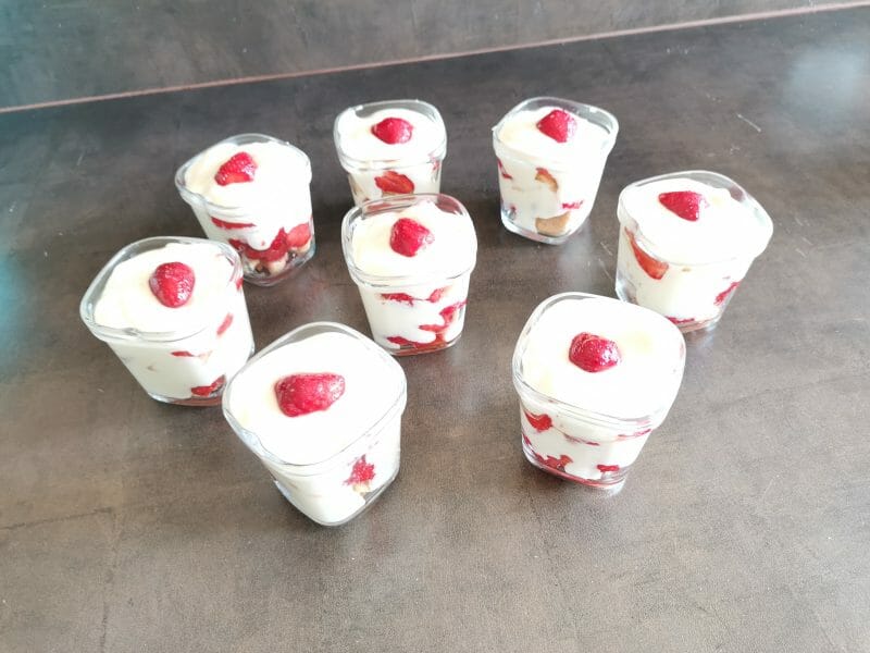 Cliquez pour zoomer ! Délices fraises et chocolat blanc Thermomix par LuluVal