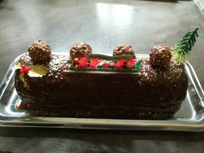 Cliquez pour zoomer ! Bûche Ferrero Rocher Thermomix par Cyril26