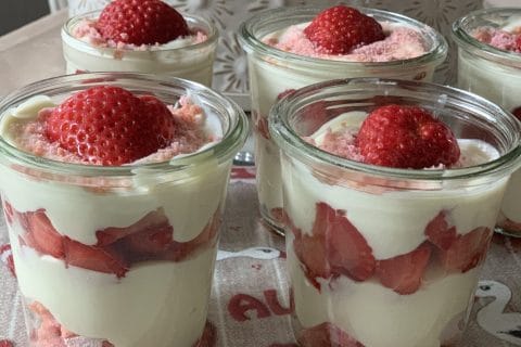 Cliquez pour zoomer ! Délices fraises et chocolat blanc Thermomix par Domi77