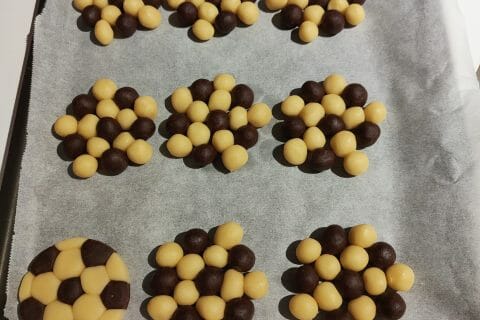 Cliquez pour zoomer ! Biscuits ballon de foot Thermomix par Wawa