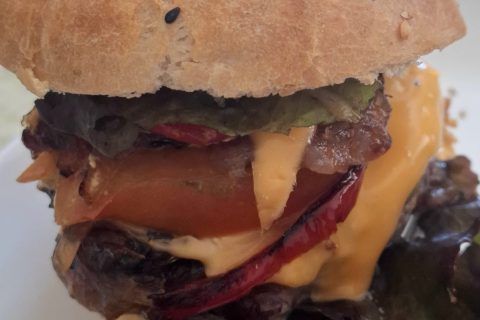 Cliquez pour zoomer ! Burger de boeuf aux olives et oignons caramélisés Thermomix par manhou05