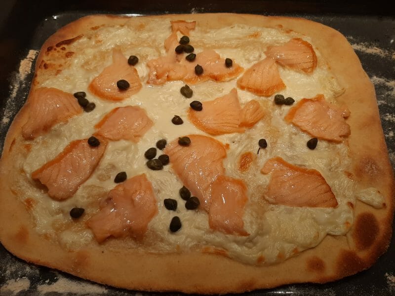 Cliquez pour zoomer ! Pizza au saumon et sauce kiri Thermomix par Sab34160