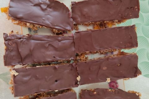 Cliquez pour zoomer ! Barres de céréales à l’avoine, noisettes, banane et chocolat Thermomix par na-anou