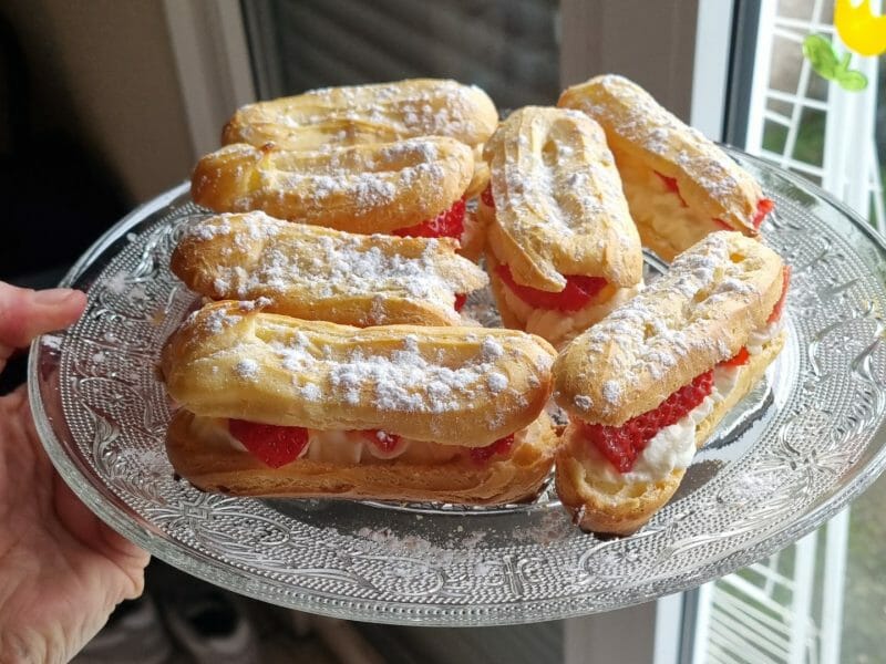 Cliquez pour zoomer ! Éclairs fraises chantilly Thermomix par fannynini_1