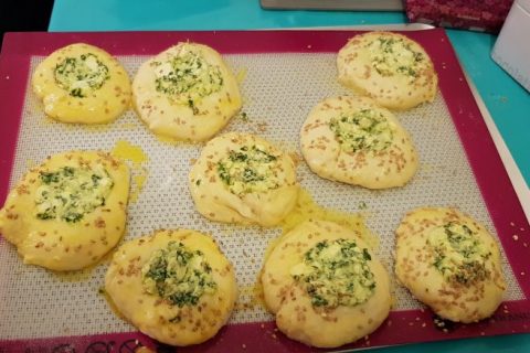 Cliquez pour zoomer ! Poğaça – Petits pains Turcs à la Feta Thermomix par Aurore