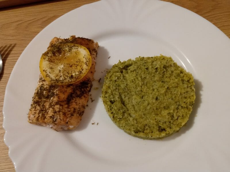 Cliquez pour zoomer ! Saumon sur purée de brocolis Thermomix par Aurore