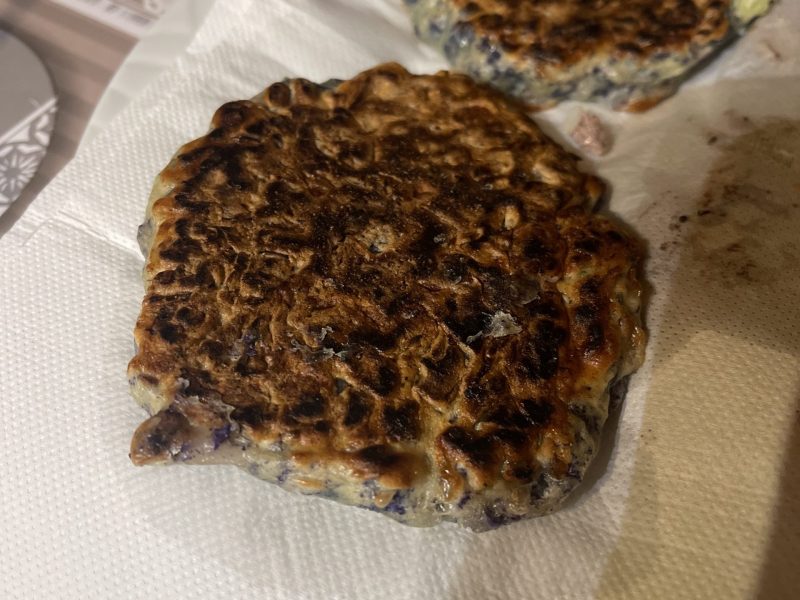 Cliquez pour zoomer ! Galettes de chou-fleur et sauce yaourt Thermomix par swatt